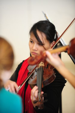 Violinist in the TU Orchestra
